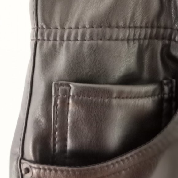 'NO BOUNDARIES' Faux Leather High Rise Skinny Size 17 NWT - Picture 3 of 12